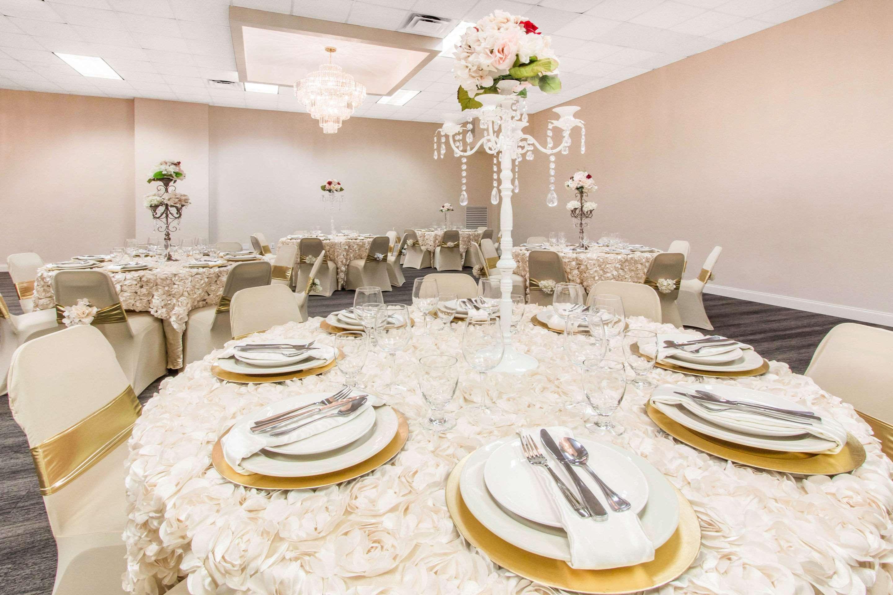 Hotel Quality & Conference Center