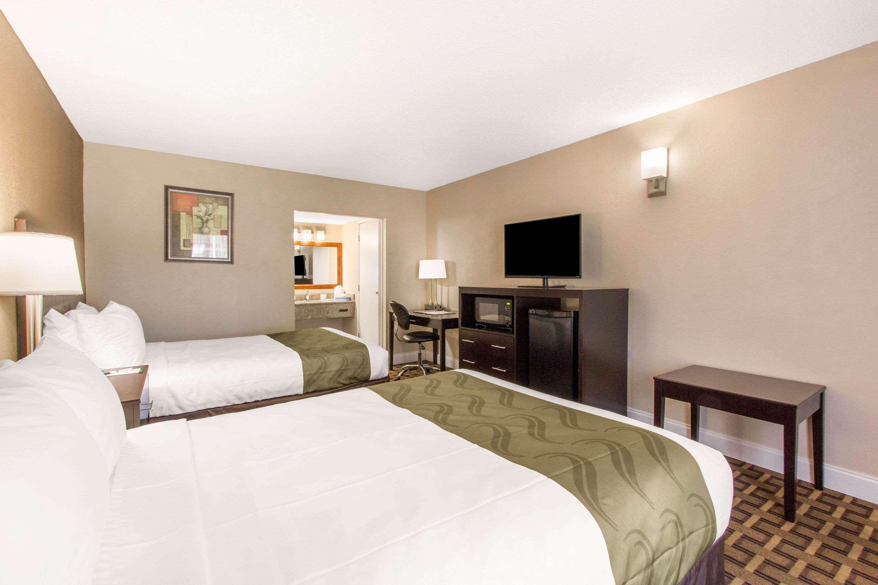 Hotel Quality & Conference Center