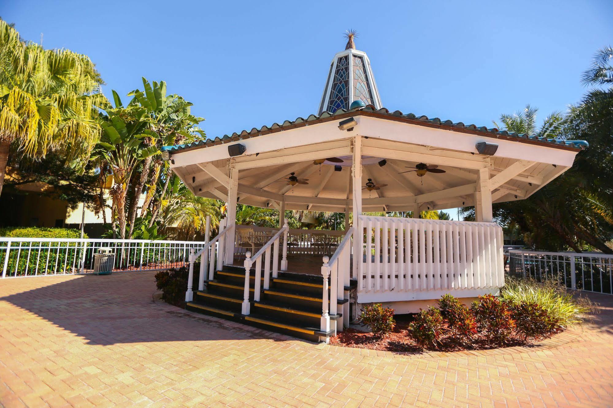 Quality & Conference Center Hotel