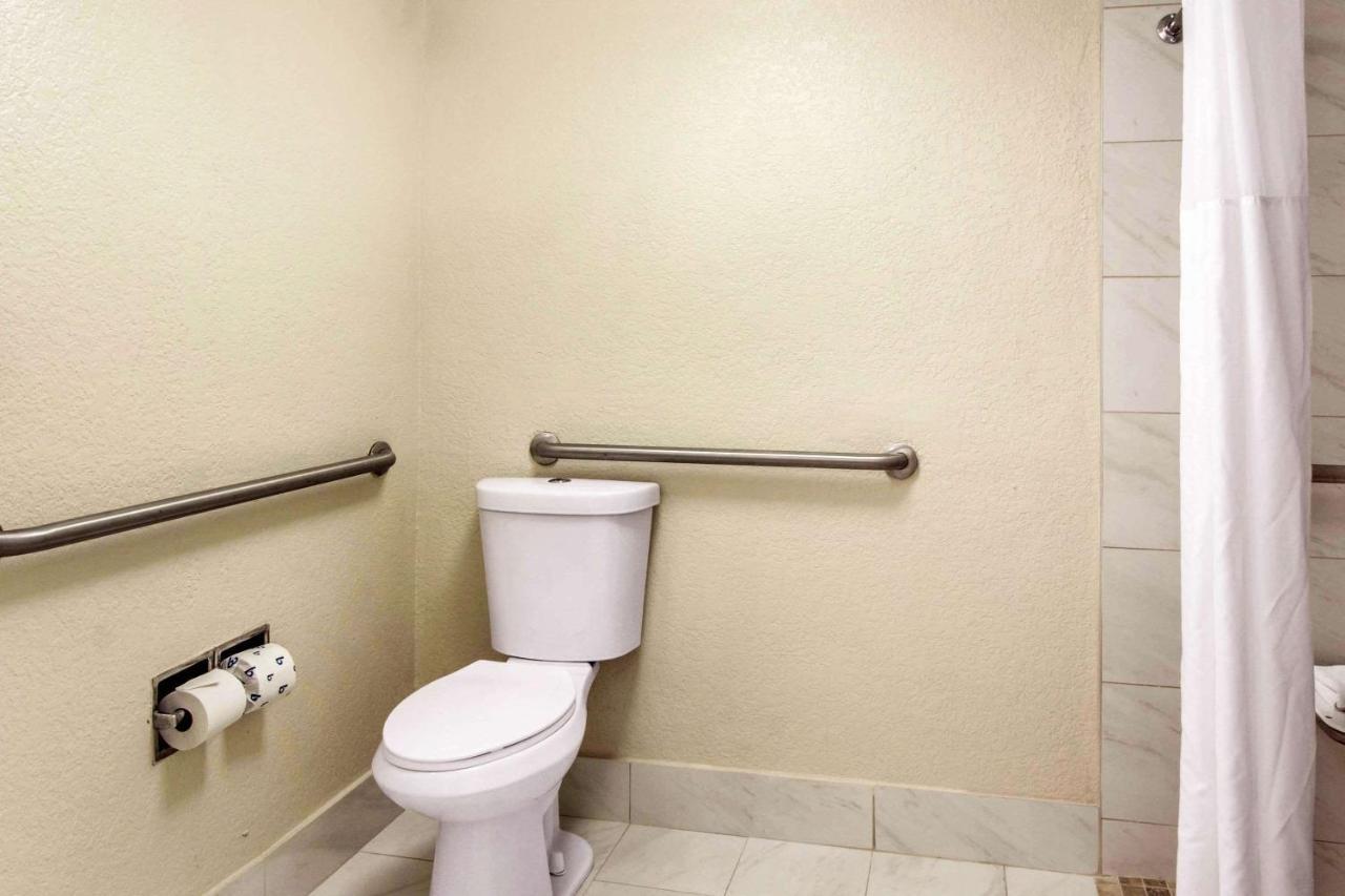Quality & Conference Center 3*